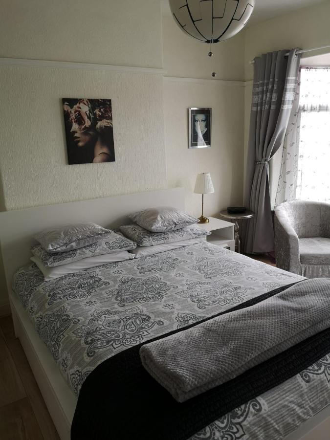 A Away From Now With Netflix And Ps4 Апартаменты *